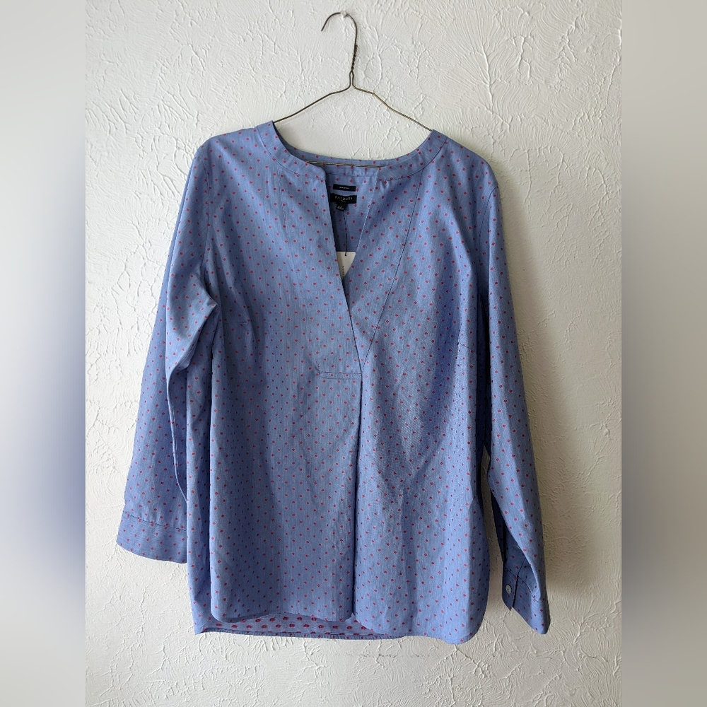 Talbots NWT Size X Ladies No Iron Blouse 100% Cotton in Blue and Red Dot
